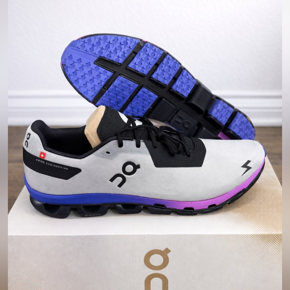 On Running Cloudflash Sensa Lunar Amethyst Size 8.5 Men or 10 Women